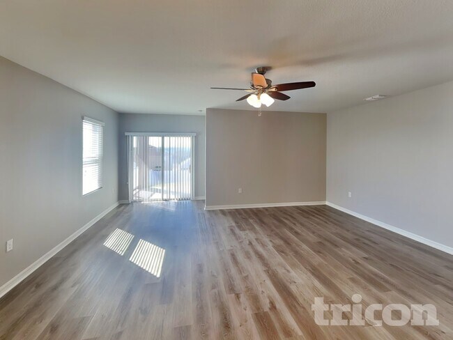 244 Hamlet Rd in Davenport, FL - Foto de edificio - Building Photo