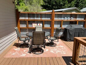 251 Landwood Ln in Flat Rock, NC - Building Photo - Building Photo