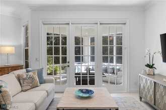193 Colonade Cir in Naples, FL - Building Photo - Building Photo