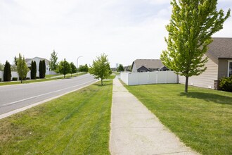 2275 W Freeland Dr in Coeur d'Alene, ID - Building Photo - Building Photo