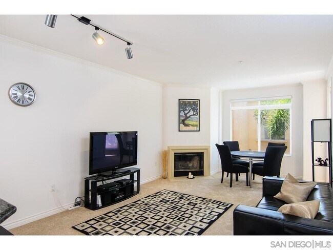 9263 Regents Rd in San Diego, CA - Building Photo - Building Photo