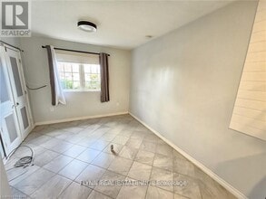 99 Golden Blvd W in Welland, ON - Building Photo - Building Photo