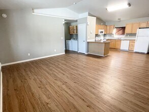 411 Patriot Dr in North Pole, AK - Building Photo - Building Photo