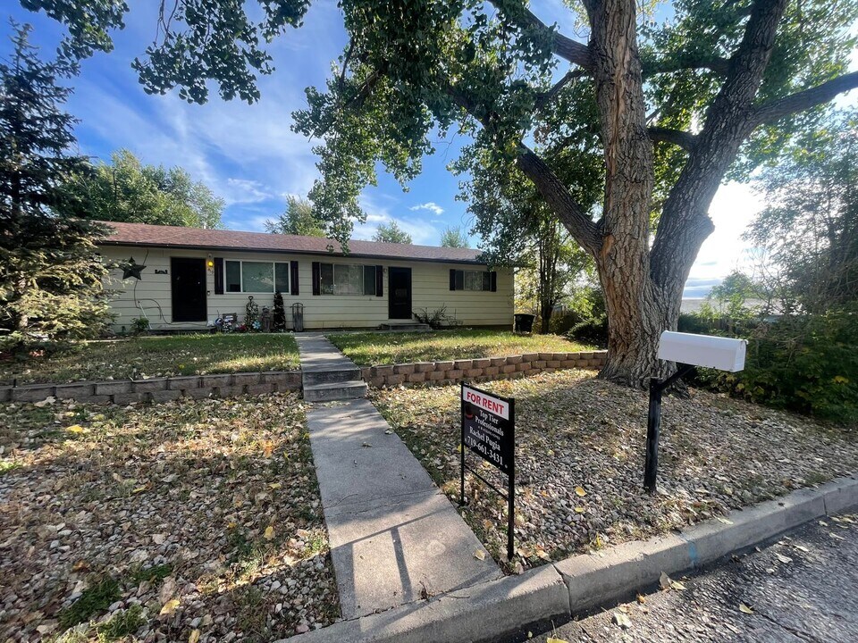 617-619 Mountain Ave in Colorado Springs, CO - Building Photo