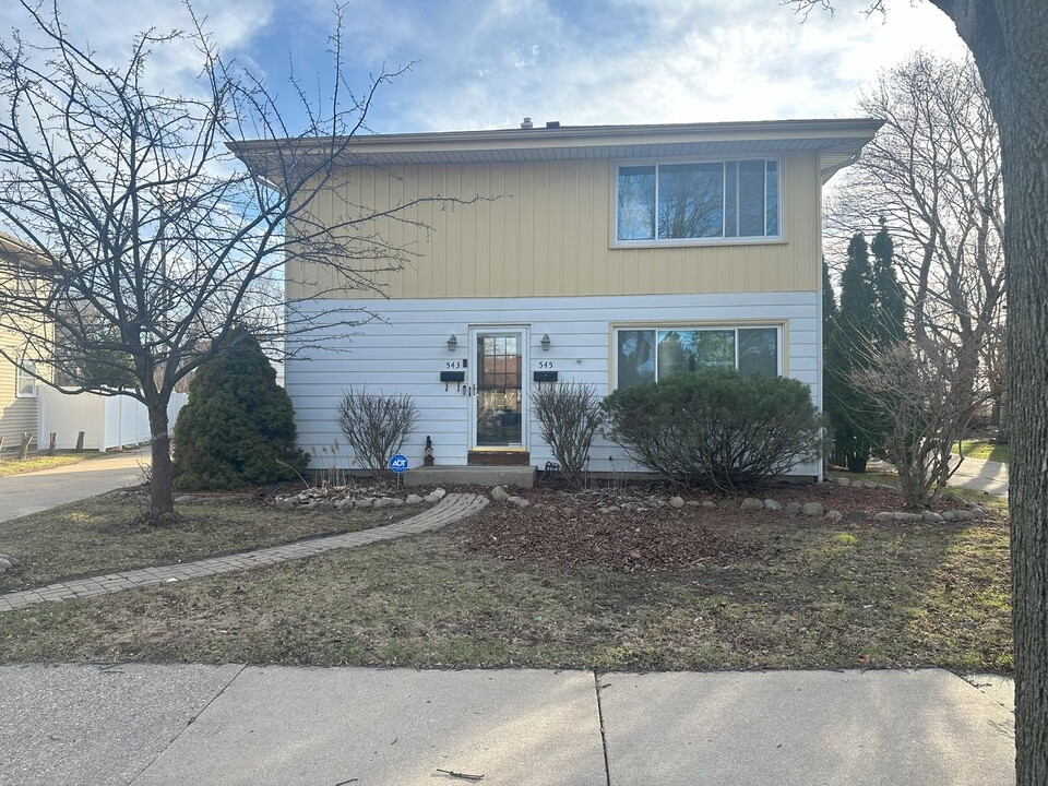 545-545 W Armour Ave in Milwaukee, WI - Building Photo