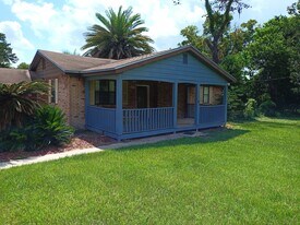 471 Logan Ave, Unit A in Orange Park, FL - Building Photo