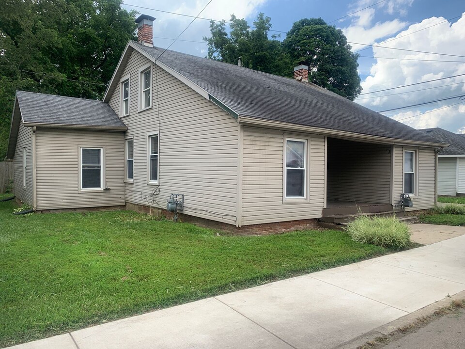 336-338 N Kenton St in Urbana, OH - Building Photo