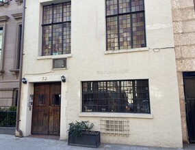 32 E 68th St in New York, NY - Building Photo - Primary Photo