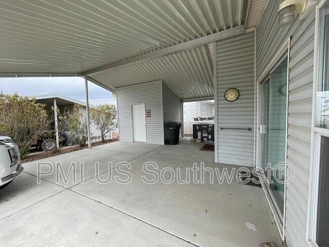 2350 Adobe Rd in Bullhead City, AZ - Building Photo - Building Photo