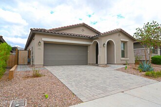 13335 W Red Range Way in Peoria, AZ - Building Photo - Building Photo