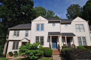 114 Windward Ct in Cary, NC - Building Photo