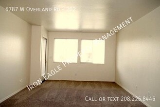 6787 W Overland Rd in Boise, ID - Building Photo - Building Photo