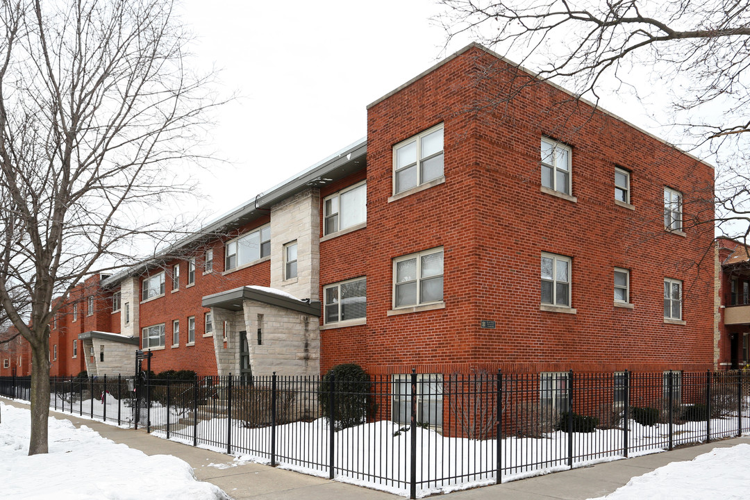 7501-7533 N Damen Ave in Chicago, IL - Building Photo