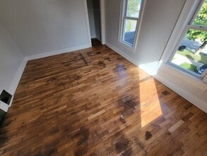 62 Owego St, Unit 62 Owego #1 Upper in Cortland, NY - Foto de edificio - Building Photo