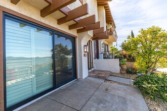 1709 Camino de Villas in Burbank, CA - Building Photo - Building Photo