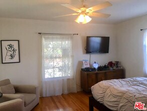 350 S La Jolla Ave in Los Angeles, CA - Building Photo - Building Photo