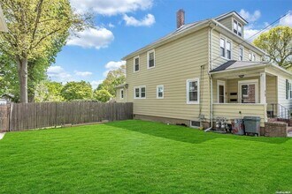 29 Ford St in Glen Cove, NY - Building Photo - Building Photo