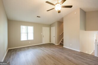 733 Emerald Forest Cir SW in Lawrenceville, GA - Building Photo - Building Photo