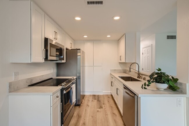 property at 758 Timber Cove Way
