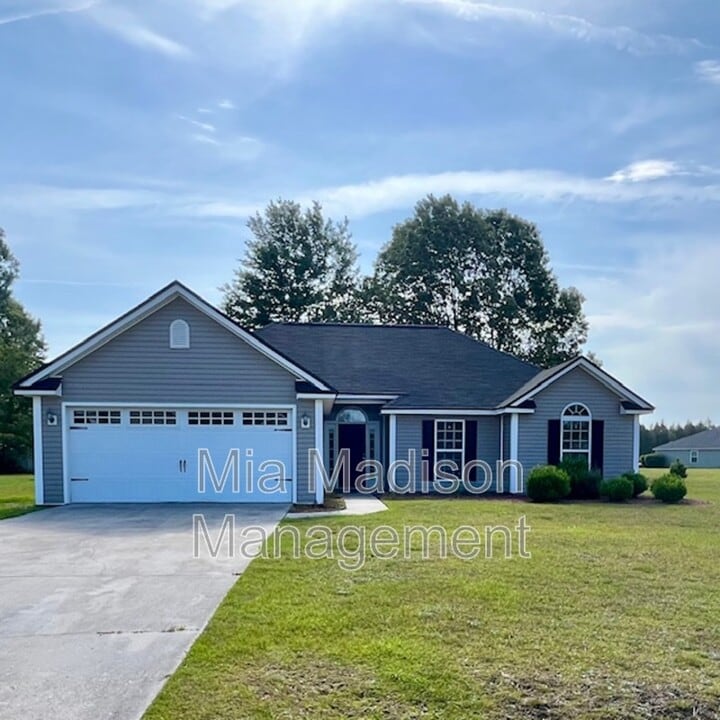 275 Abigail Cir in Ellabell, GA - Building Photo