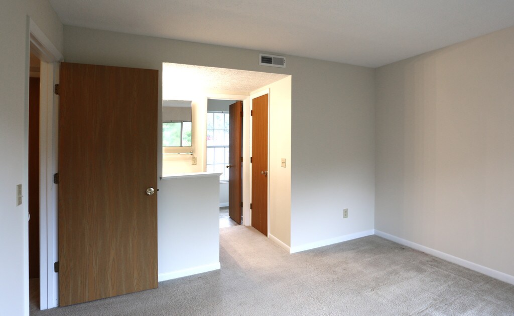 The Crossings of Oakbrook Apartments in Burlington, KY