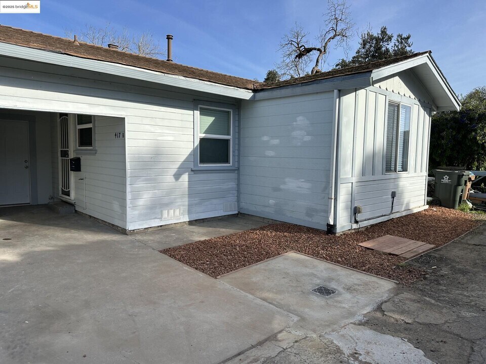 417 W 19th St in Antioch, CA - Building Photo