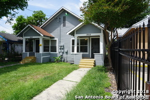 1905 Buena Vista St in San Antonio, TX - Building Photo