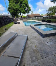 2420 Jackson St in Hollywood, FL - Building Photo - Building Photo