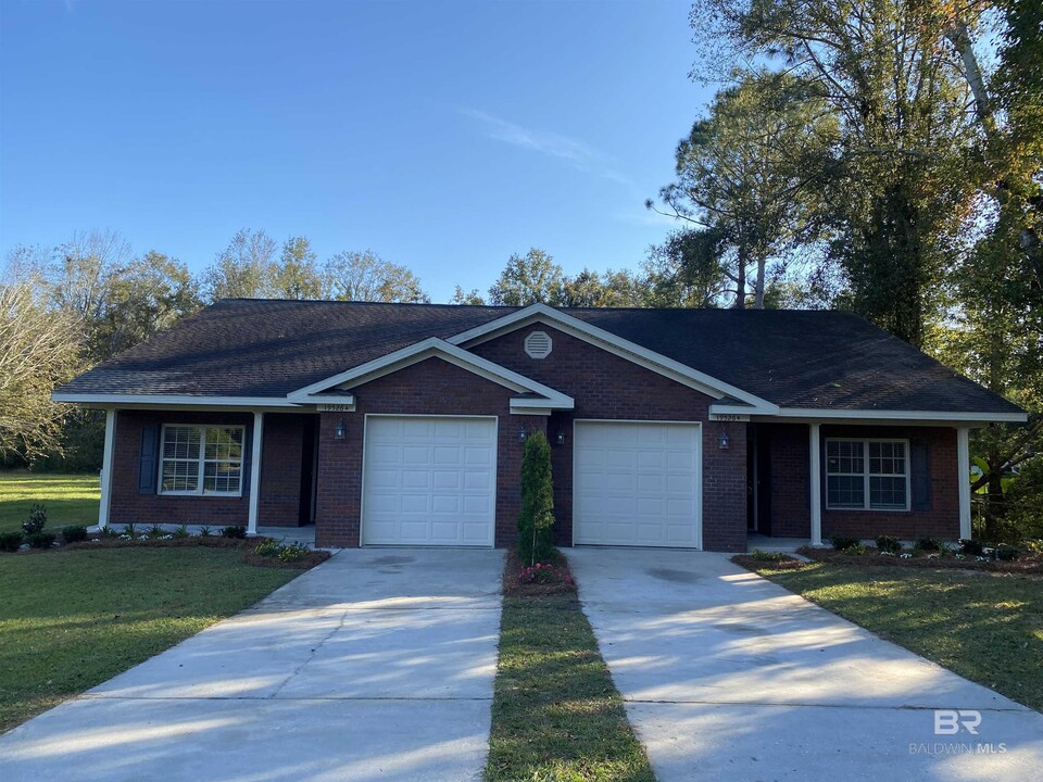 19526 -B Underwood Rd in Foley, AL - Building Photo