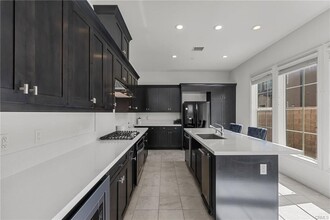 20642 W Chestnut Cir in Los Angeles, CA - Building Photo - Building Photo