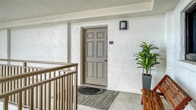 1100 Benjamin Franklin Dr in Sarasota, FL - Building Photo - Building Photo