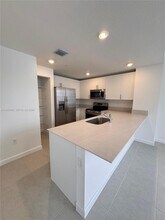 15615 SW 280th St in Homestead, FL - Foto de edificio - Building Photo