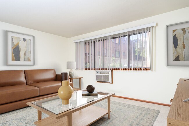 2001 Bryant Ave S in Minneapolis, MN - Building Photo - Building Photo