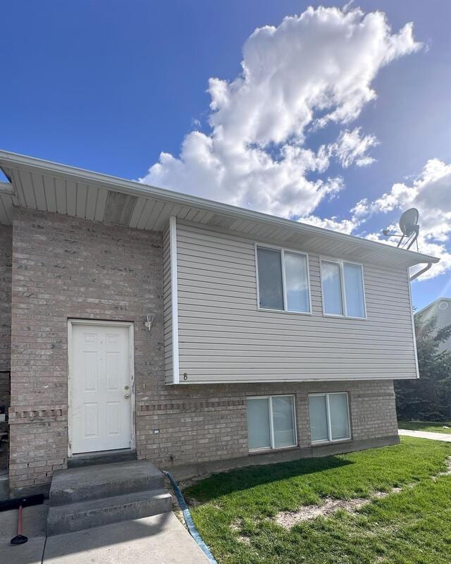 property at 1675 W 100 N