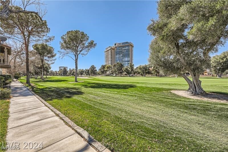 3045 Pinehurst Dr in Las Vegas, NV - Building Photo