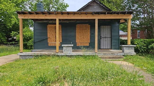 property at 808 Dallas St