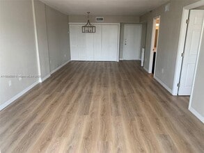 1345 West Ave in Miami Beach, FL - Building Photo - Building Photo