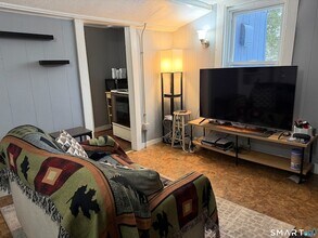 112 Rockwell St in Winchester, CT - Building Photo - Building Photo