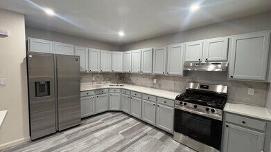 1-78 Beach 98th St, Unit 3 in Queens, NY - Building Photo - Building Photo