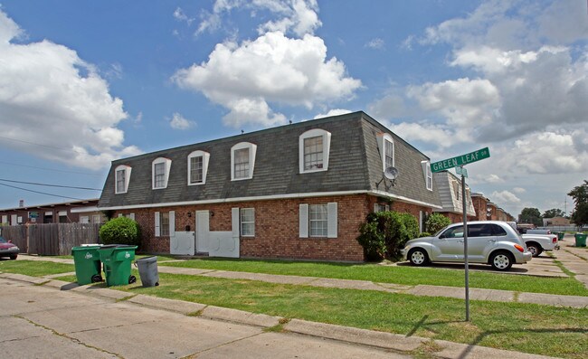 1128-1132 Crape Myrtle Dr in Harvey, LA - Foto de edificio - Building Photo