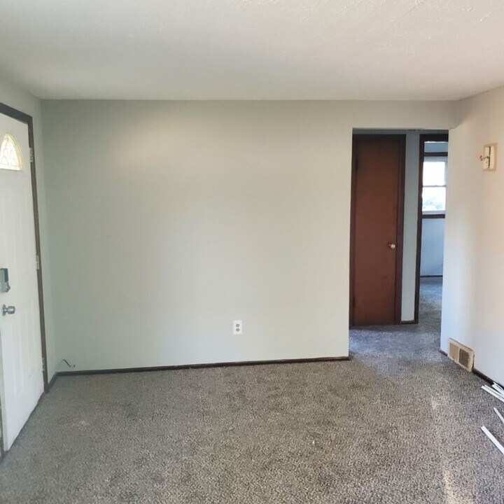 3026 Sterling Rd in Lorain, OH - Building Photo