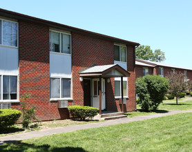 Parkside Apartments in Meriden, CT - Building Photo - Building Photo