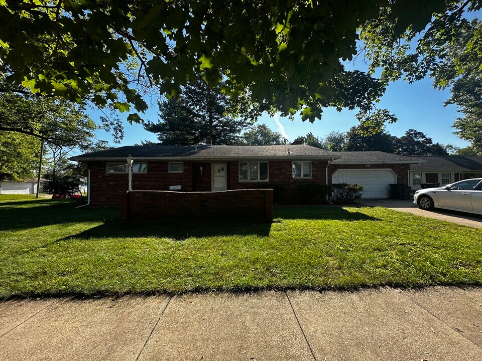 1010 S 26th St in South Bend, IN - Building Photo