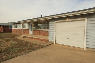 804 NW 8 St in Bentonville, AR - Building Photo - Building Photo