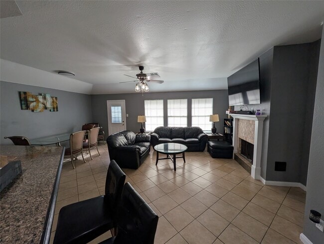 property at 714 N Vista Dr