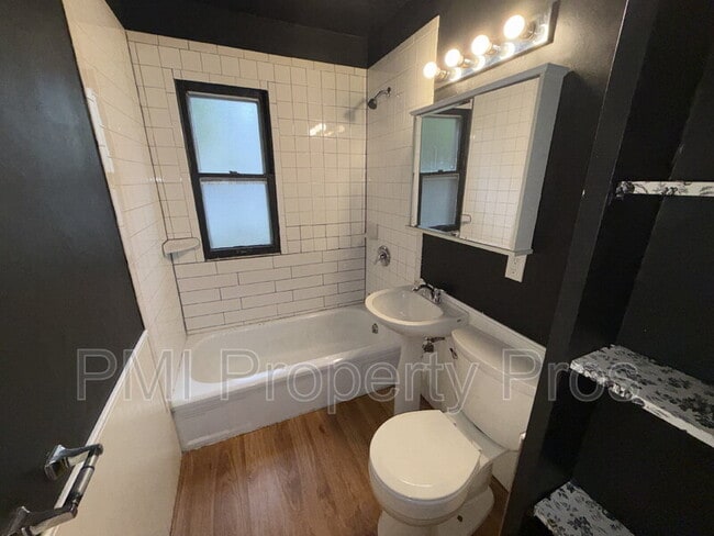 property at 5662 N 39th St