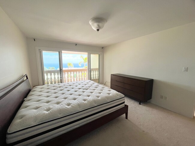 619 Puuikena Dr, Unit Downstairs in Honolulu, HI - Building Photo - Building Photo