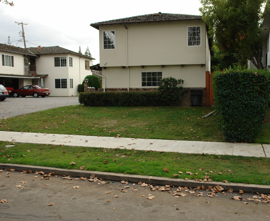 655 Fairmont Ave in Mountain View, CA - Building Photo