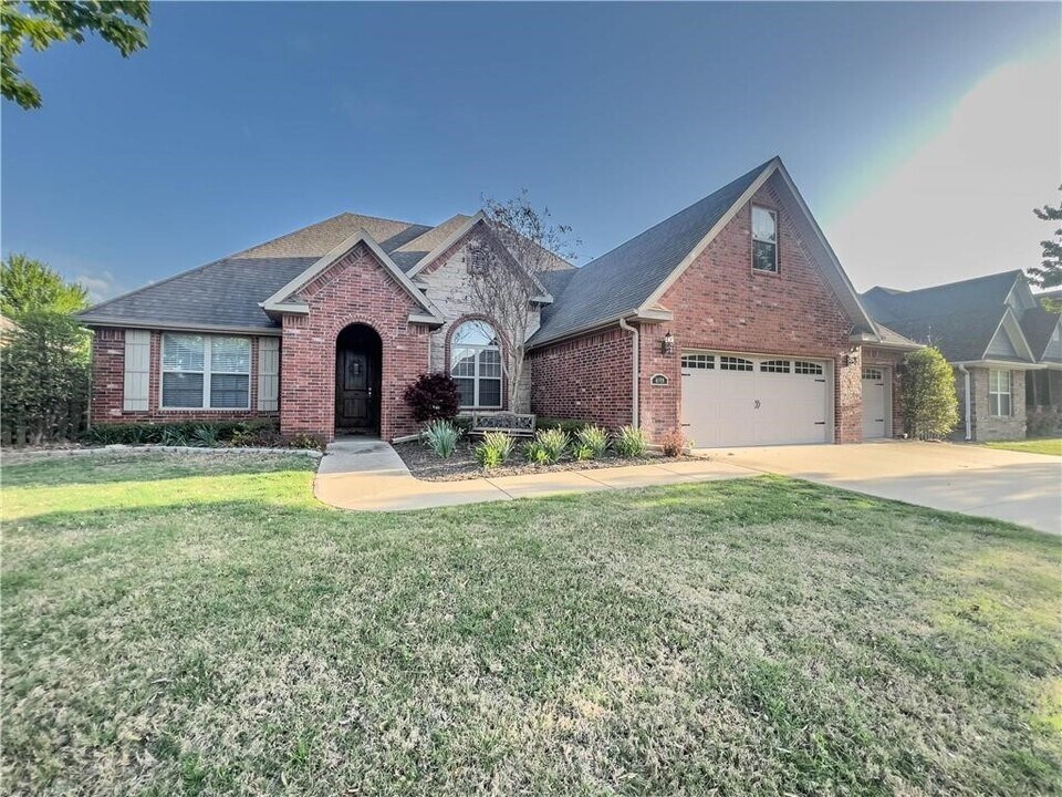 4608 W Quelinda Dr in Rogers, AR - Building Photo