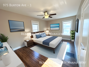 975 Burton Ave in Cincinnati, OH - Building Photo - Building Photo